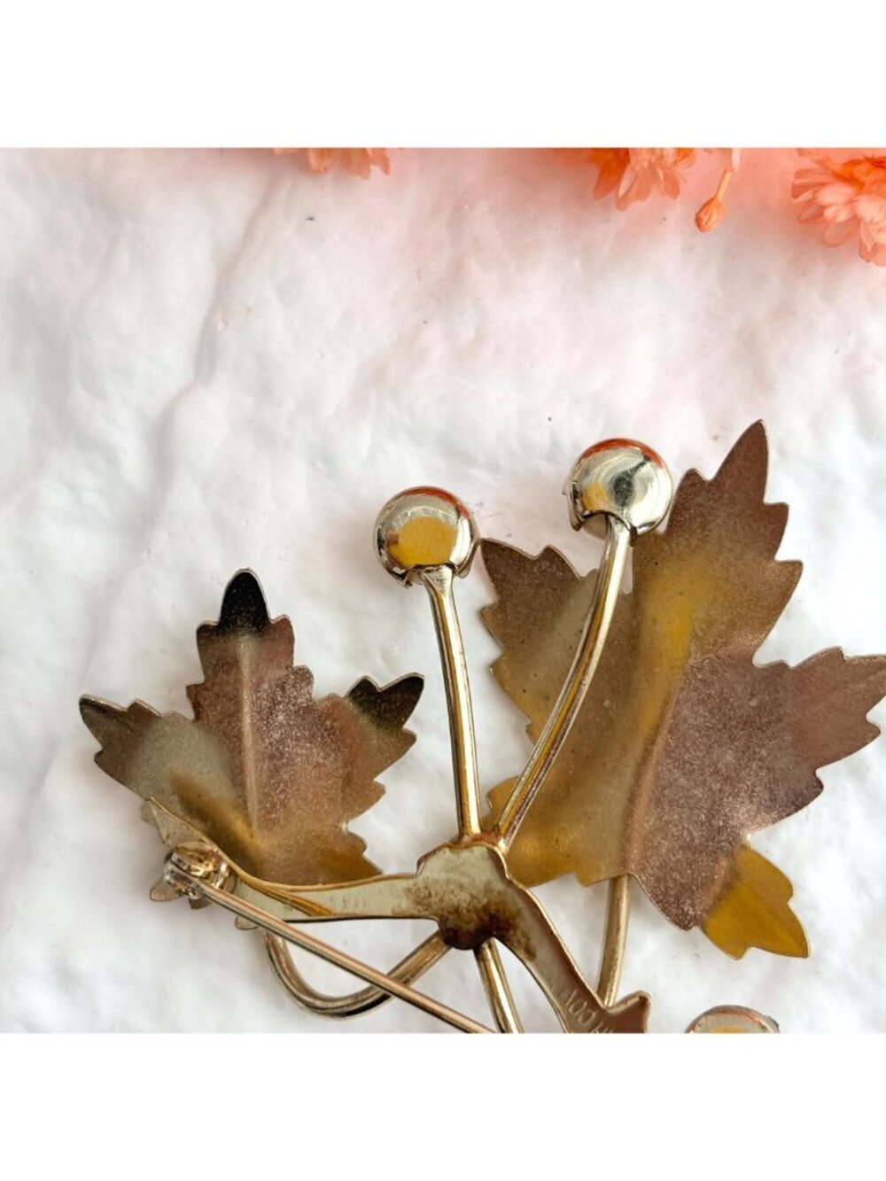 Double Leaf & Faux Pearl Sarah Coventry Gold T 60's Vintage Costume Brooch - Picture 2 of 10